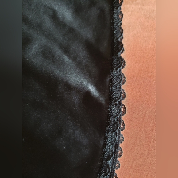 Sexy vintage black satin slip skirt - Picture 7 of 8
